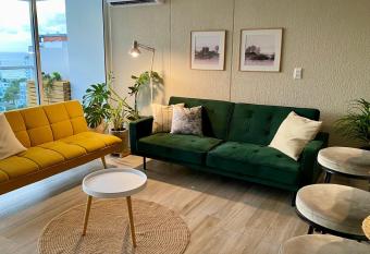 Dominiqueplayaazul apto de lujo has rooms with a private hot tub