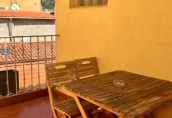 Studio terrasse. A 50m de la plage Sablettes has Balcony rooms