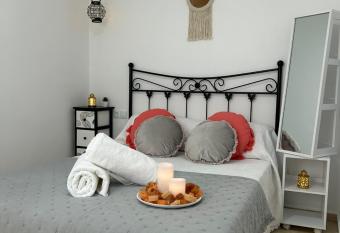 Gosol Lemon 2 allows 18 year olds to book a room