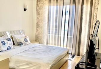 Prestigia - Riyad Al Andalous, Avenue Attarfaa, Rabat has rooms with a private hot tub