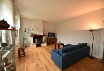 G  te l Olivier allows 18 year olds to book a room