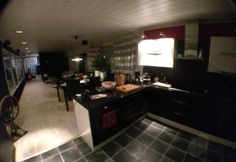 Lehtinen allows 18 year olds to book a room