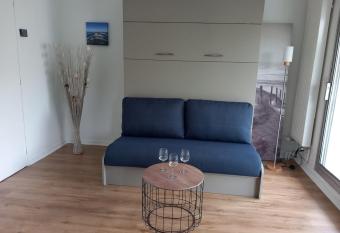 Appt calme au centre du Moulleau has Balcony rooms