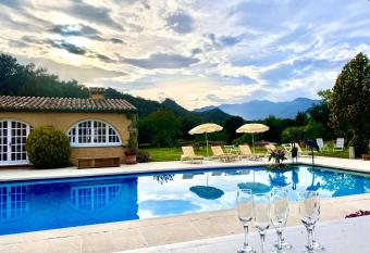 Masia Mimosa Pool house has Balcony rooms