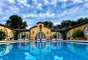 Masia Mimosa Jardin has Balcony rooms