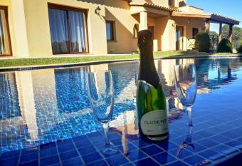 CASA MUNIA has Balcony rooms