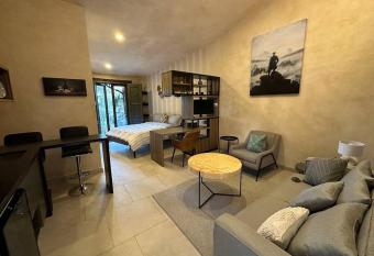 Loft Loreto en Val Quirico has rooms with a private hot tub