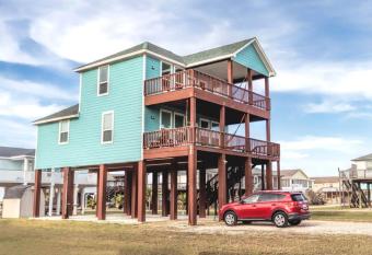 AfterDune Delight by SurfBreakLLC - Just steps to the beach! has Balcony rooms