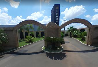 Prime Motel Americana allows 18 year olds to book a room