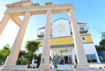 Side Orange Paradise Hotel allows 18 year olds to book a room