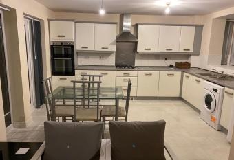 TenPickering Place has Balcony rooms