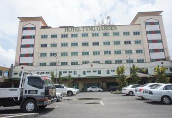 Tyng Garden Hotel allows 18 year olds to book a room