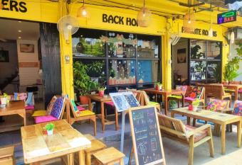 Back Home Backpackers has Balcony rooms