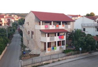 Apartments with a parking space Supetar, Brac - 21110 has Balcony rooms