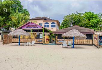 Mom   s Place has Balcony rooms