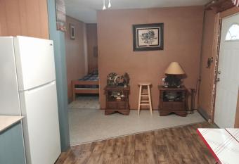 Pa Pa's Cabins at the Lake, at Lake Sam Rayburn has Balcony rooms