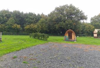 Maison Pouligny-Notre-Dame, 2 pi  ces, 2 personnes - FR-1-591-401 has Balcony rooms