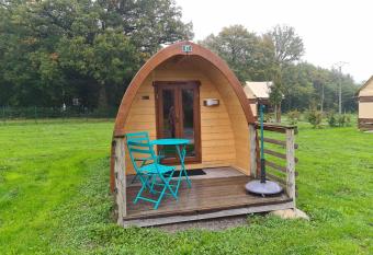 Maison Pouligny-Notre-Dame, 2 pi  ces, 2 personnes - FR-1-591-400 has Balcony rooms