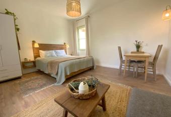 Gaya s sanctuary -                        has Balcony rooms