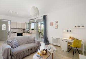 Alkmini Apartment allows 18 year olds to book a room