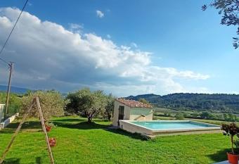 country house 5 minutes from the foot of Ventoux has Balcony rooms