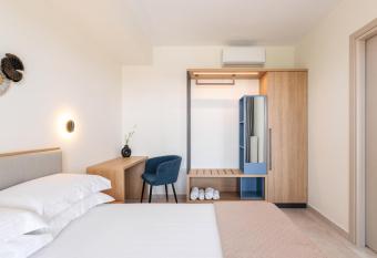 9 DOORS has Balcony rooms