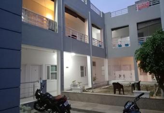 Star Stay Inn has Smoking/Balcony rooms