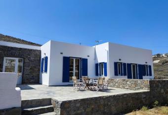 Lighthouse View Syros has Balcony rooms