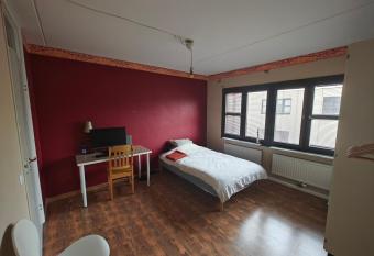 Large Room, near Kista Galleria, Stockholm has Balcony rooms