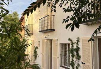 Casa Josephine Riofr  o - retiro a 1 h de Madrid has Balcony rooms
