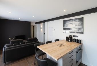 Le Ruth  nois T2 avec terrasse, class   meubl   de tourisme allows 18 year olds to book a room