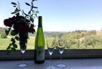 Appartamento Bellavista has rooms with a private hot tub