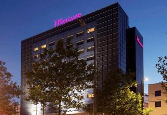 Mercure Hotel Den Haag Central allows 18 year olds to book a room