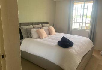 Plush 2 bedroom apartment Kingston has Balcony rooms