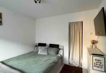 Feel like home BA has rooms with a private hot tub