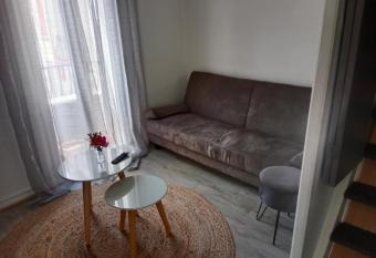 maison cosy has Balcony rooms