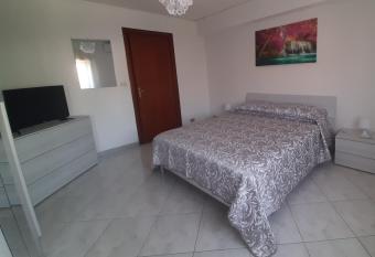 Fiumefreddo Holiday Home has Balcony rooms