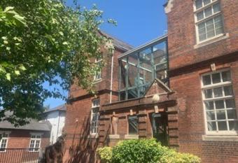 Art House Apartment has Balcony rooms