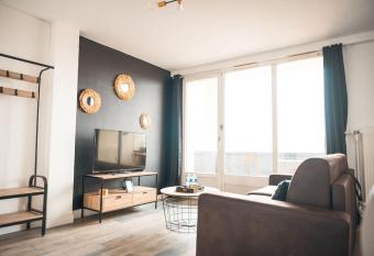 Le Rose - Centre Ville - Wifi has Balcony rooms