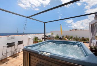 Casa Karma has Balcony rooms
