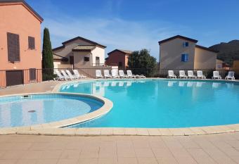 Corsica Les Terrasses de Lozari has Balcony rooms