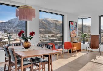 Luxury apartment in the center of Troms   has rooms with a private hot tub