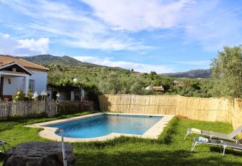 El Llano de la Encina has Balcony rooms