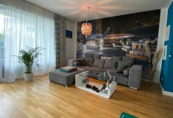 Moderne Wohnung am Phoenix See Dortmund has Balcony rooms