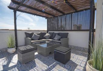 Charming 2 bed apart with large solarium- La Zenia has Balcony rooms