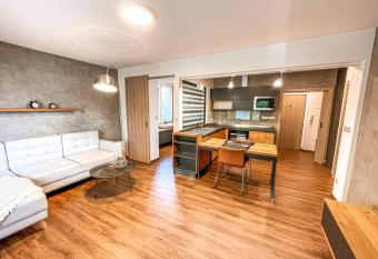 Vantisch Apartment allows 18 year olds to book a room
