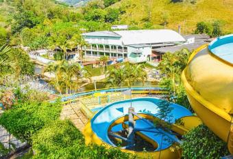 S  tio Chamin   Piscinas Naturais has Balcony rooms