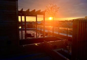 Sunny apartment and close to sea has Balcony rooms