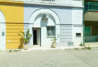 Casa vacanza Ugentina has rooms with a private hot tub