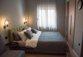 Old Town Premium Apartments has rooms with a private hot tub